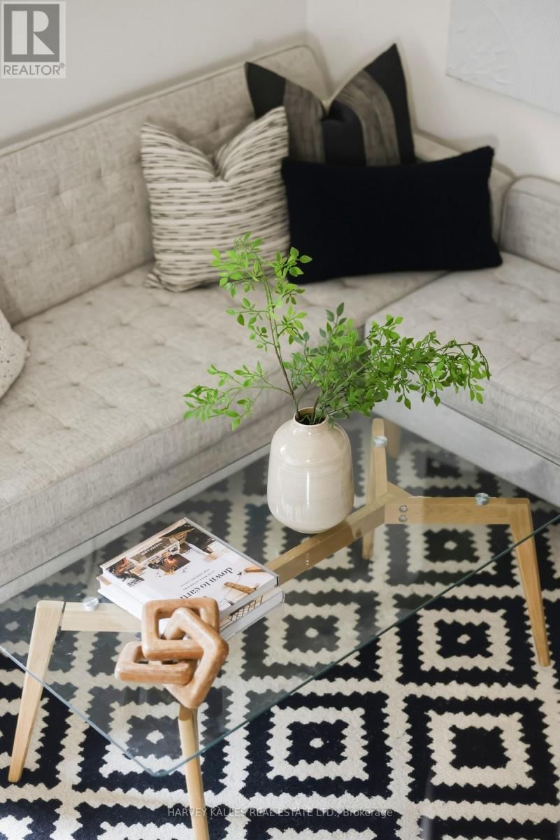 599 SOUDAN AVENUE Image 44