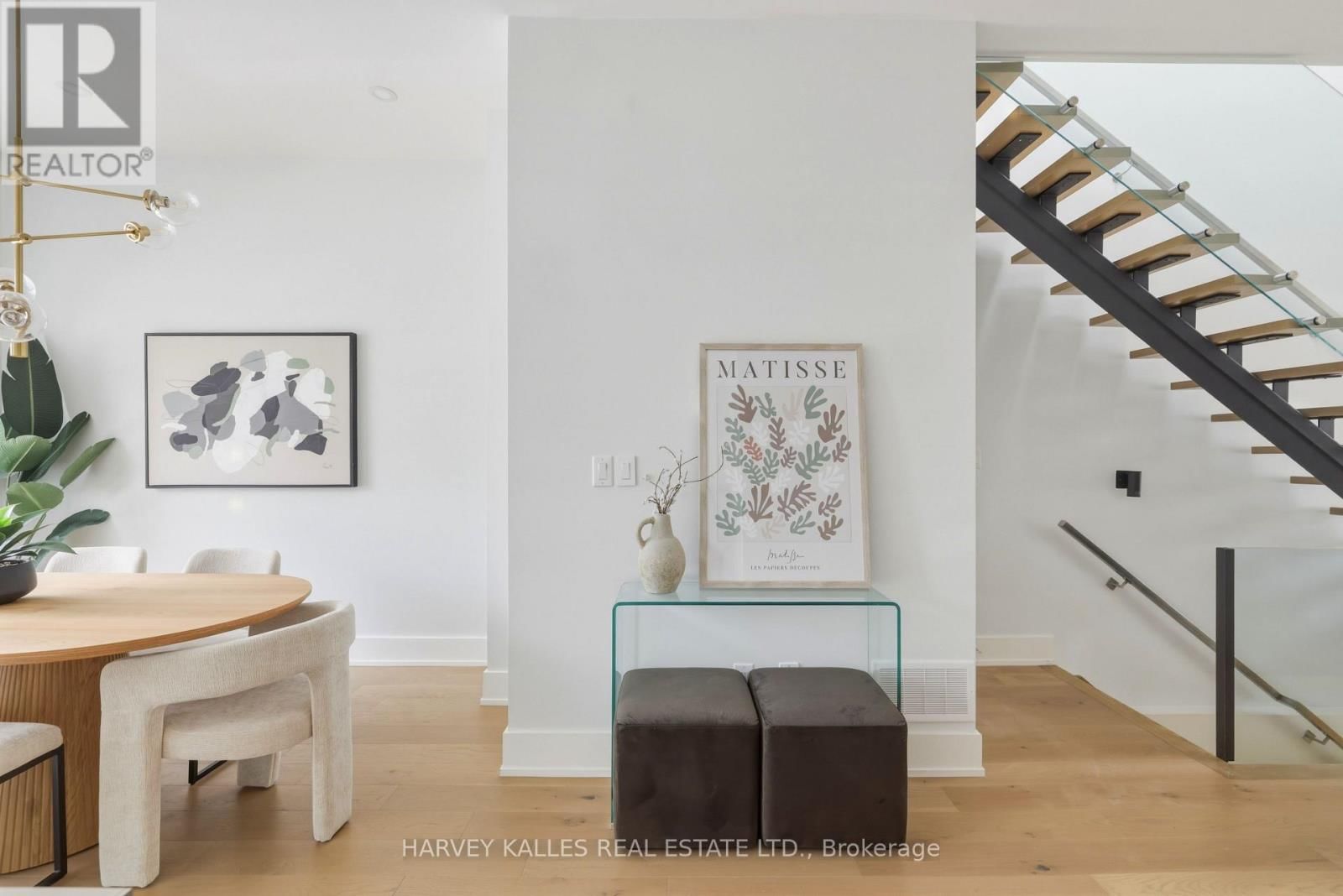 599 SOUDAN AVENUE Image 8