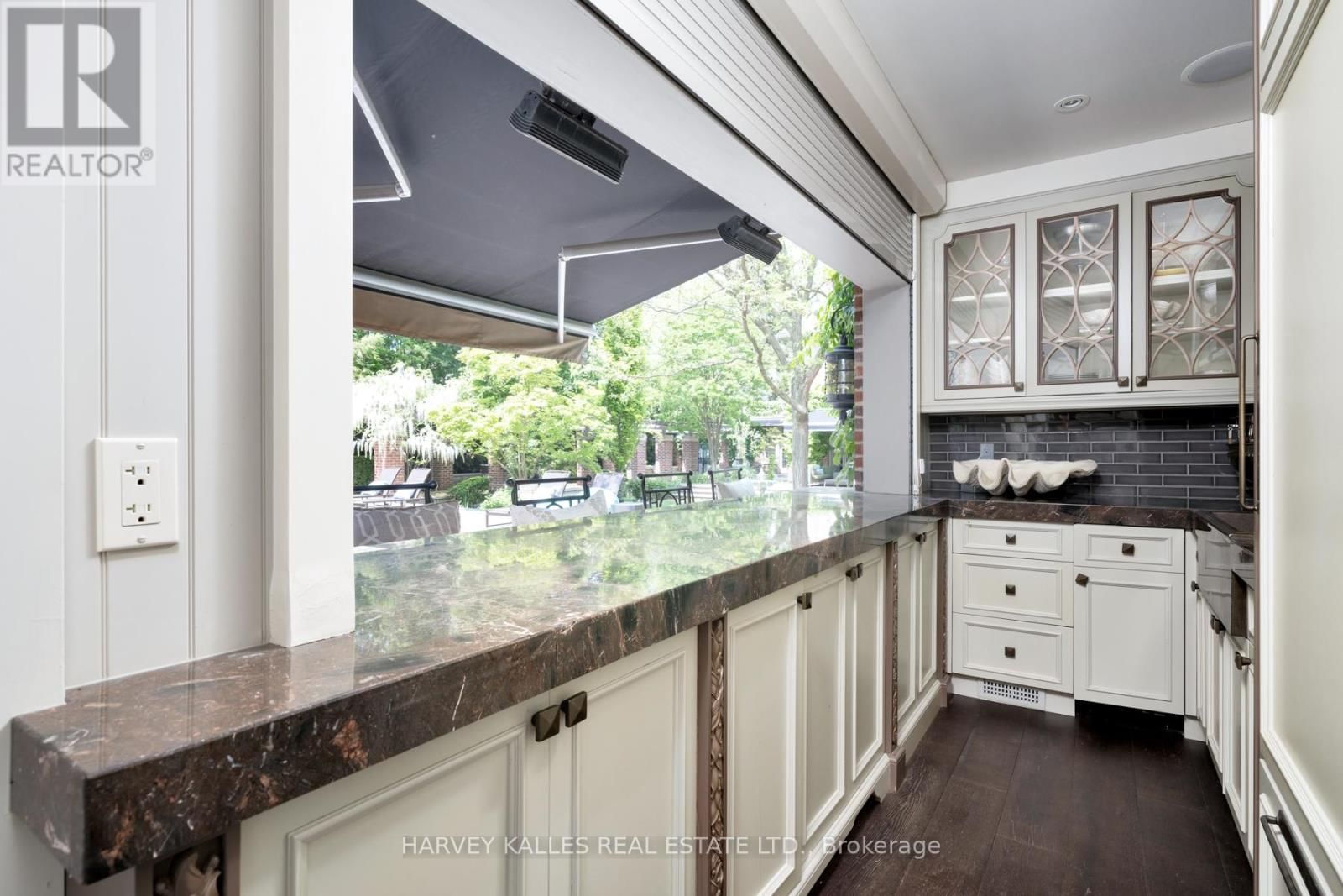 175 TEDDINGTON PARK AVENUE Image 22