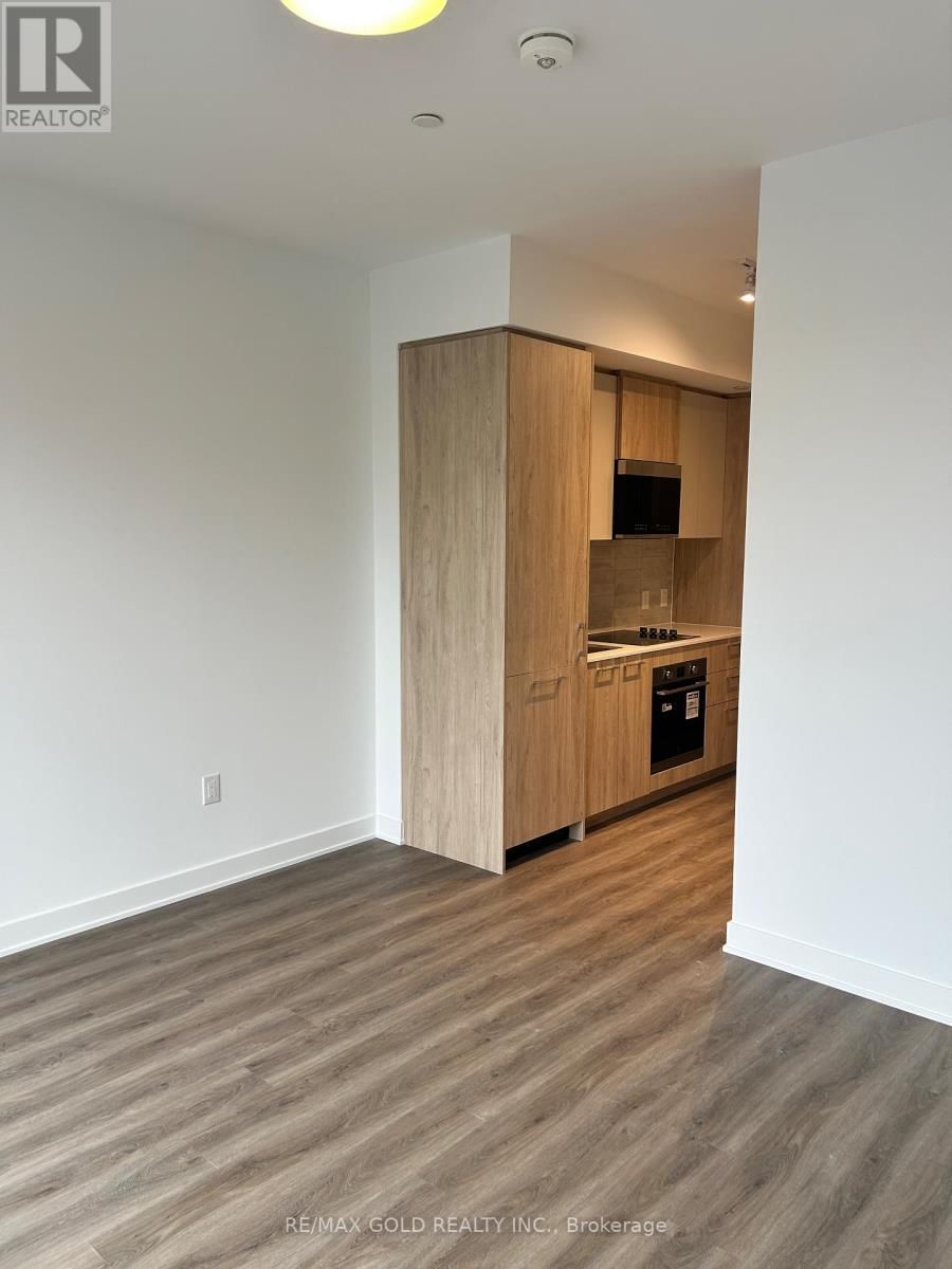 817 - 30 DREAMERS WAY Image 13