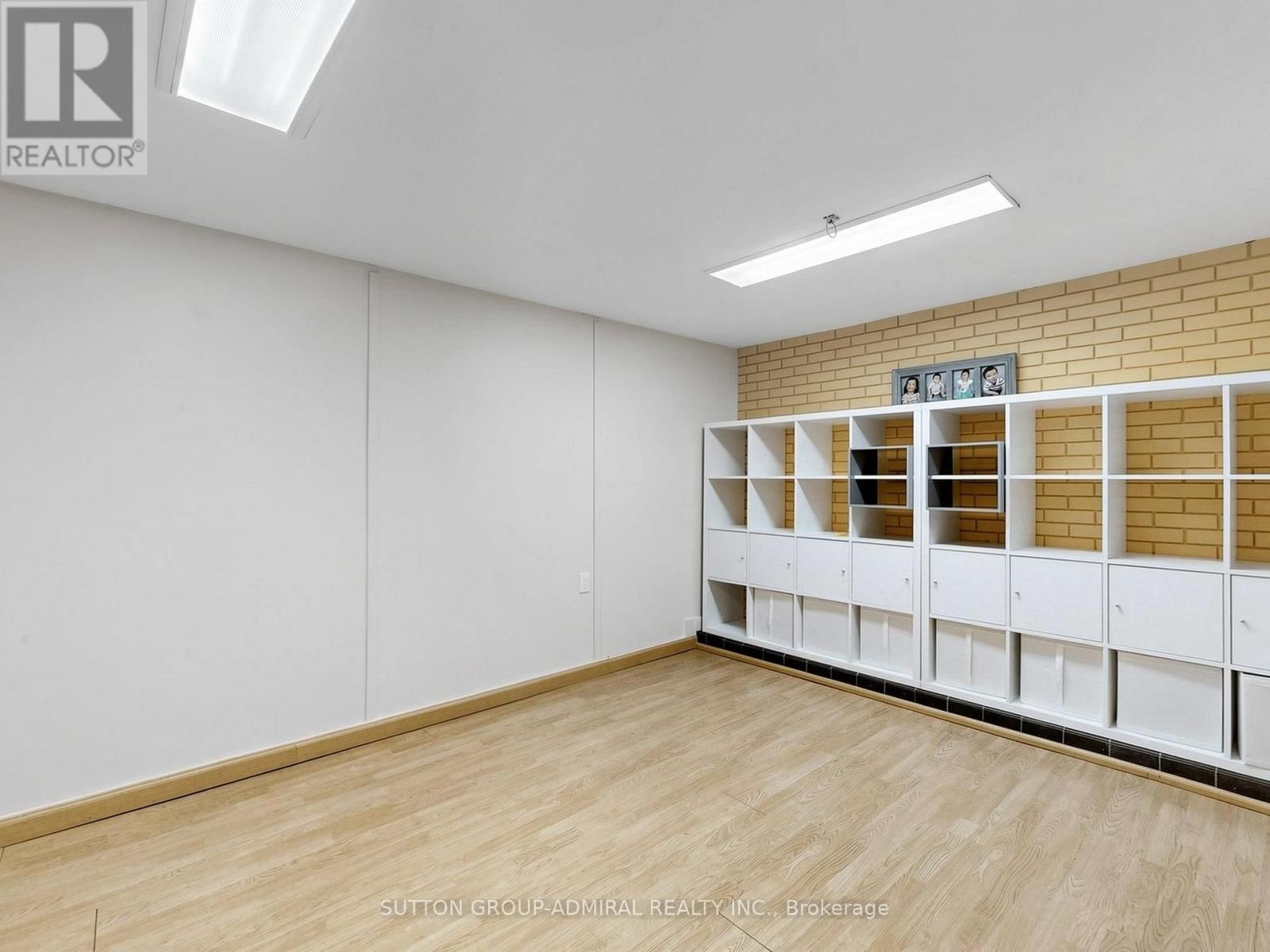 329 MELROSE AVENUE Image 26