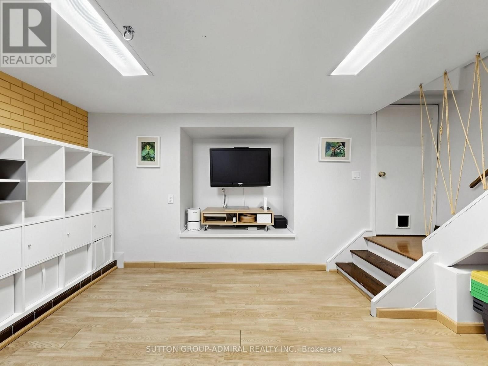 329 MELROSE AVENUE Image 27