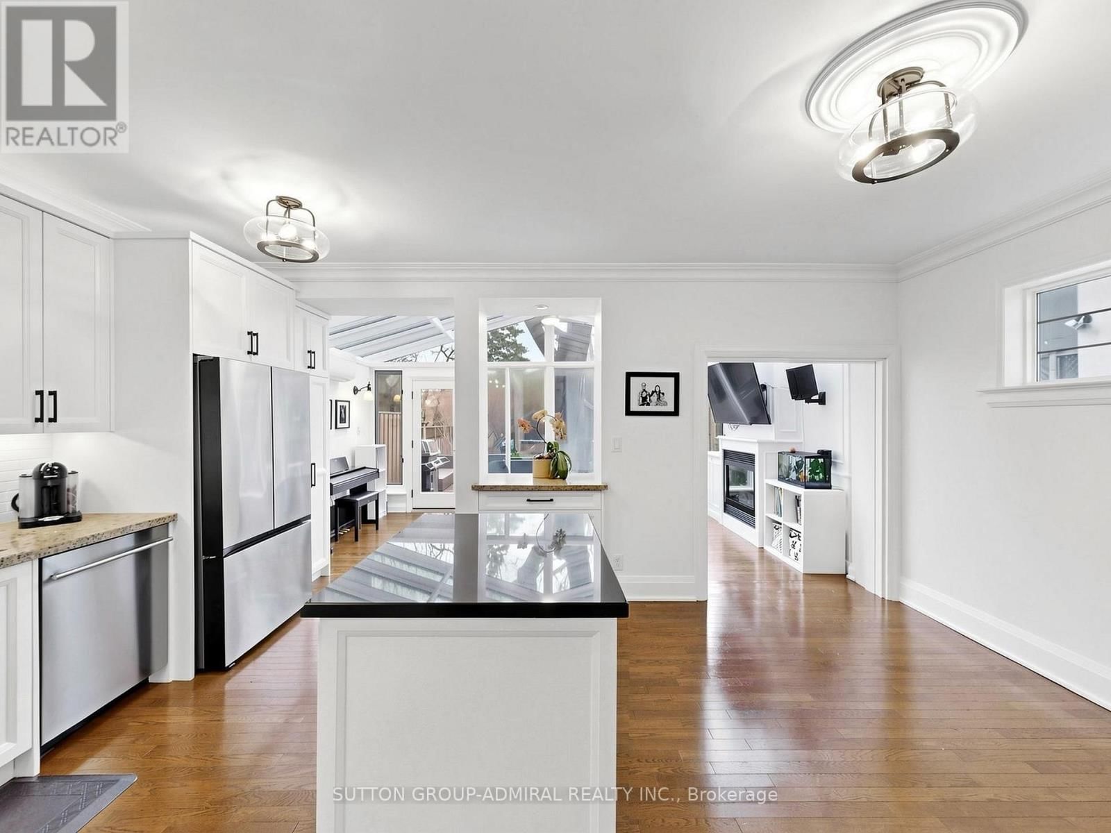 329 MELROSE AVENUE Image 9