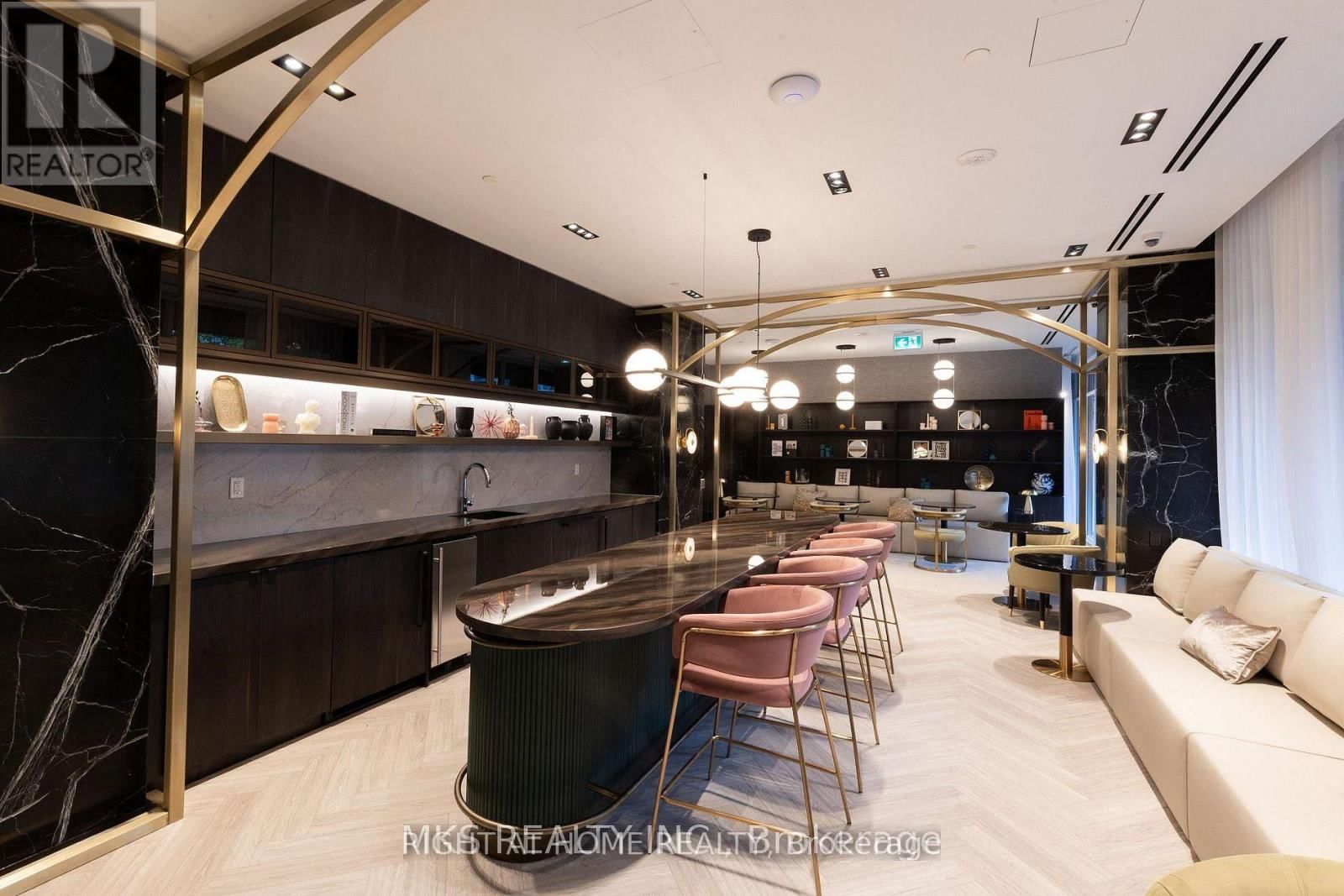 709 - 771 YONGE STREET Image 12