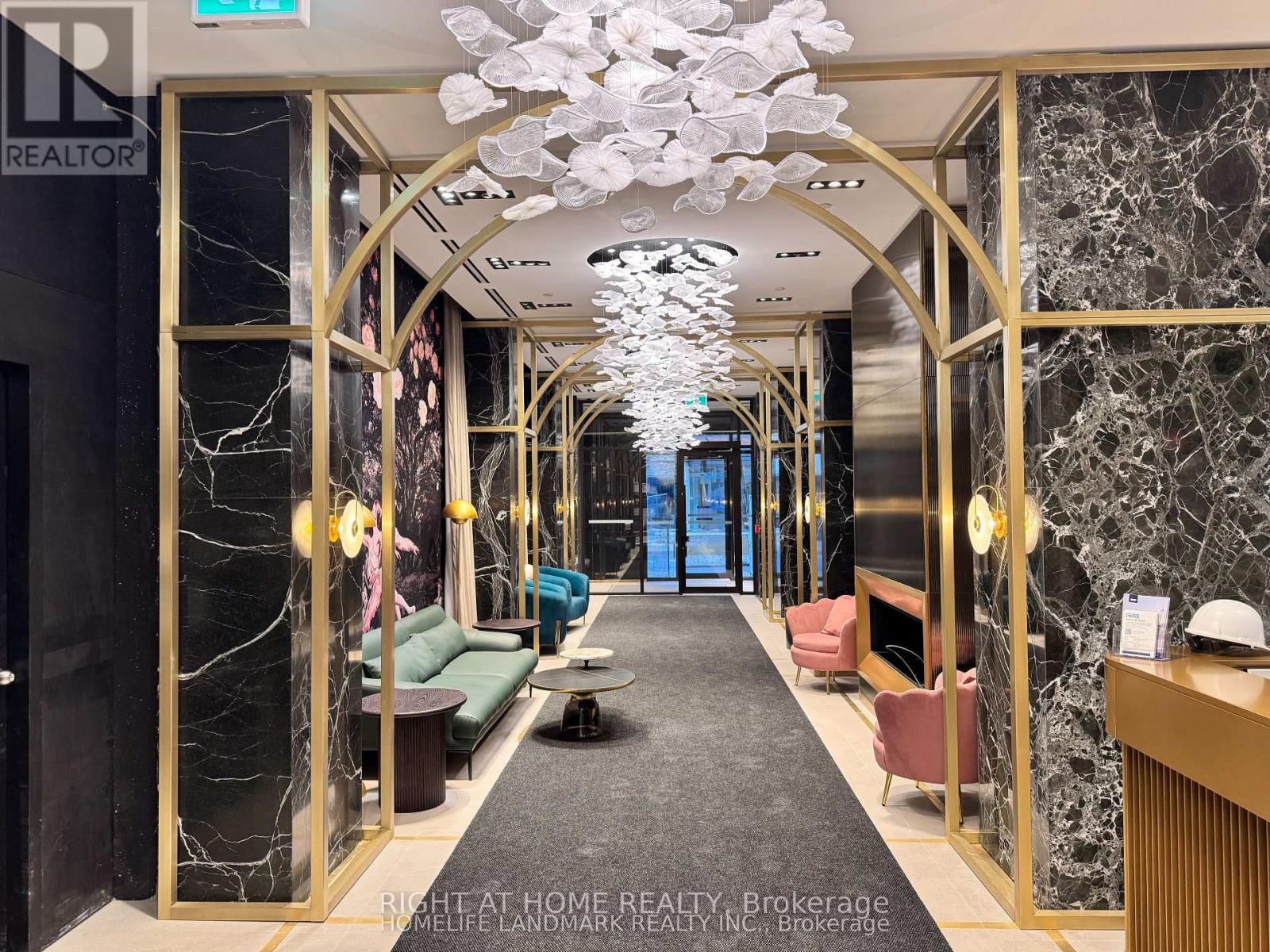 709 - 771 YONGE STREET Image 2