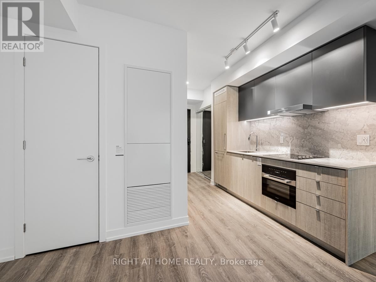 709 - 771 YONGE STREET Image 6