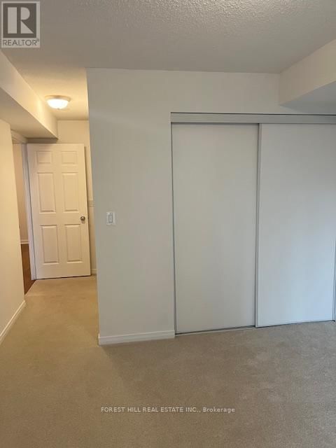 1205 - 925 BAY STREET Image 15