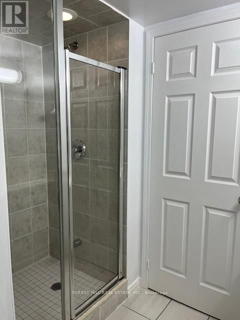 1205 - 925 BAY STREET Image 17