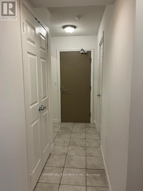 1205 - 925 BAY STREET Image 4