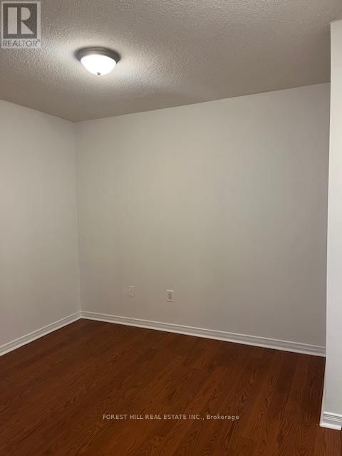 1205 - 925 BAY STREET Image 5