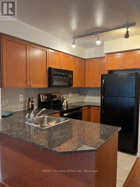 1205 - 925 BAY STREET Image 8