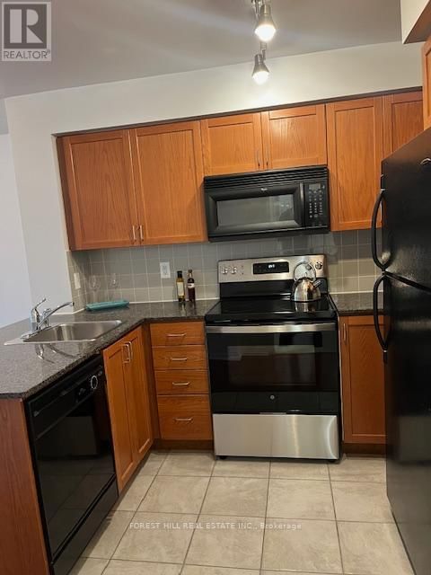 1205 - 925 BAY STREET Image 9