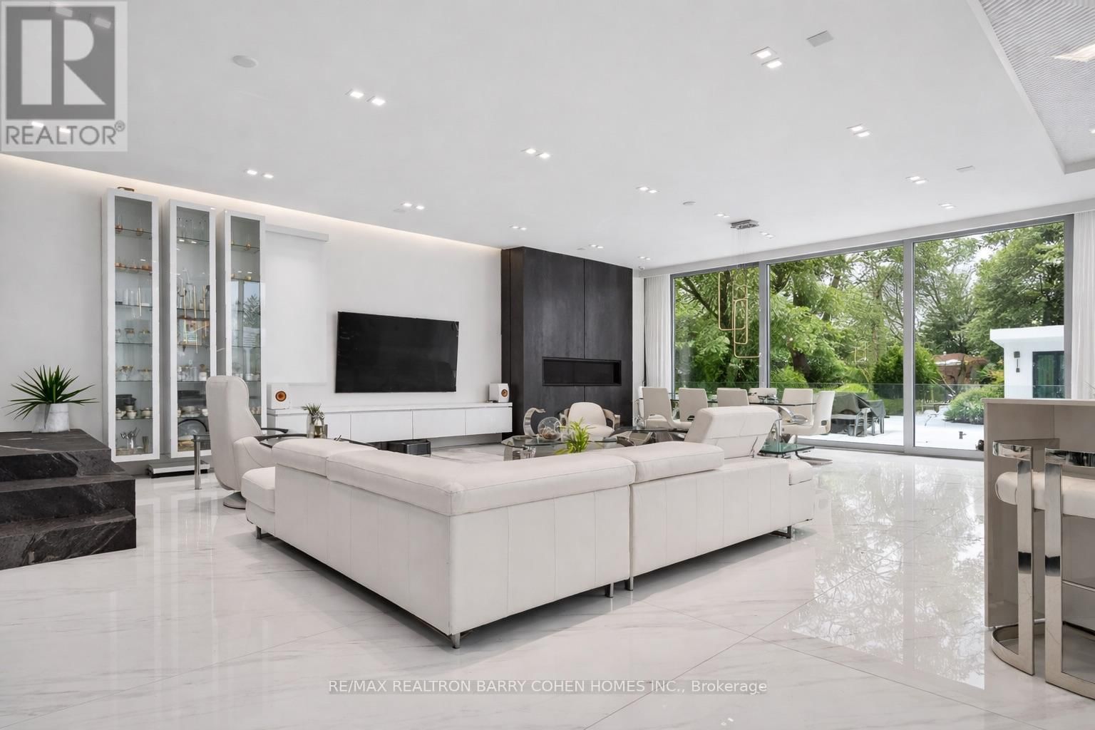 8 CADMUS ROAD Image 13