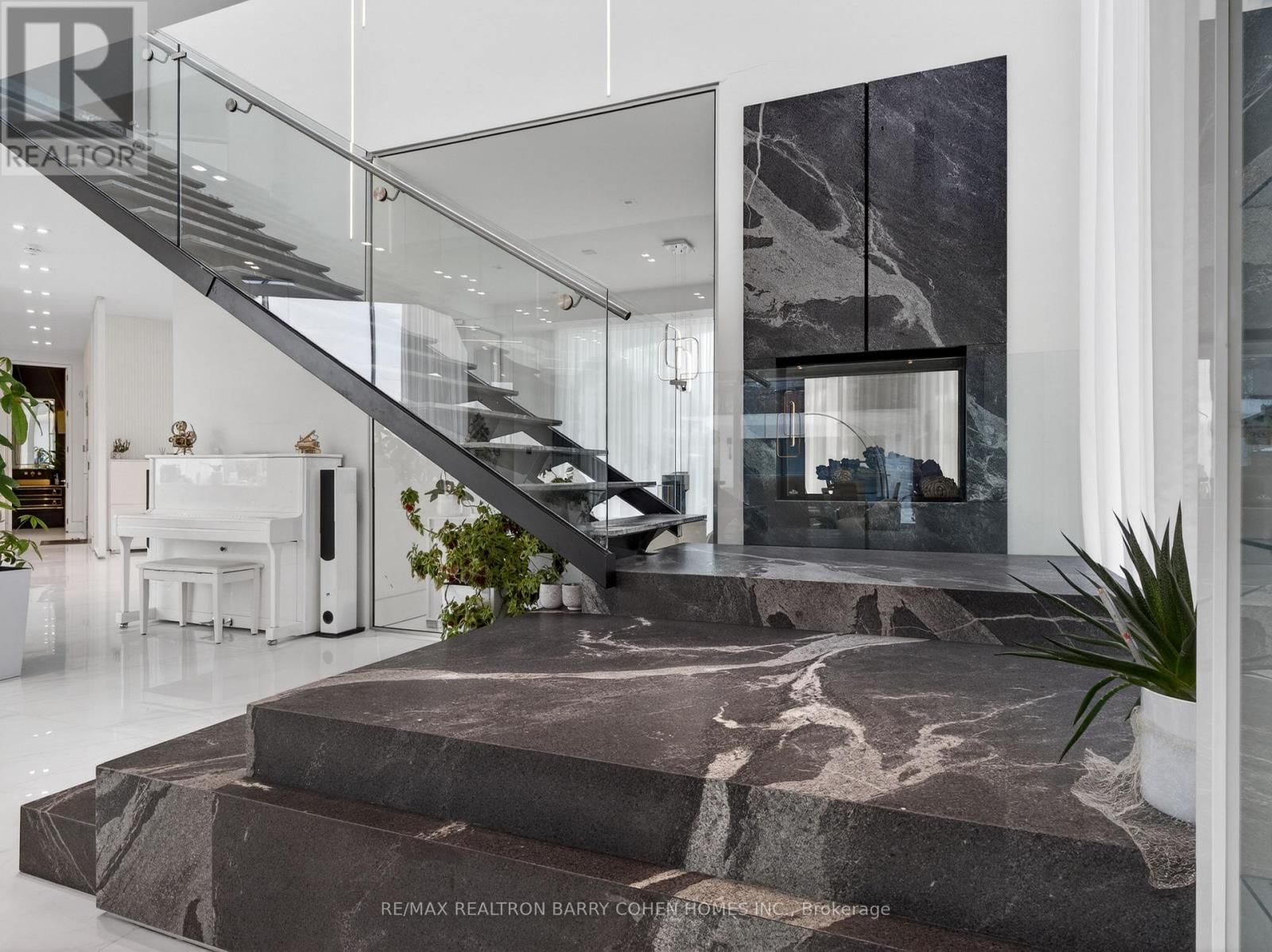 8 CADMUS ROAD Image 16