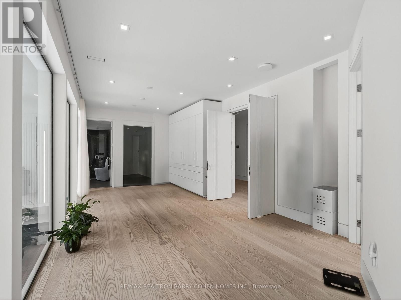 8 CADMUS ROAD Image 18