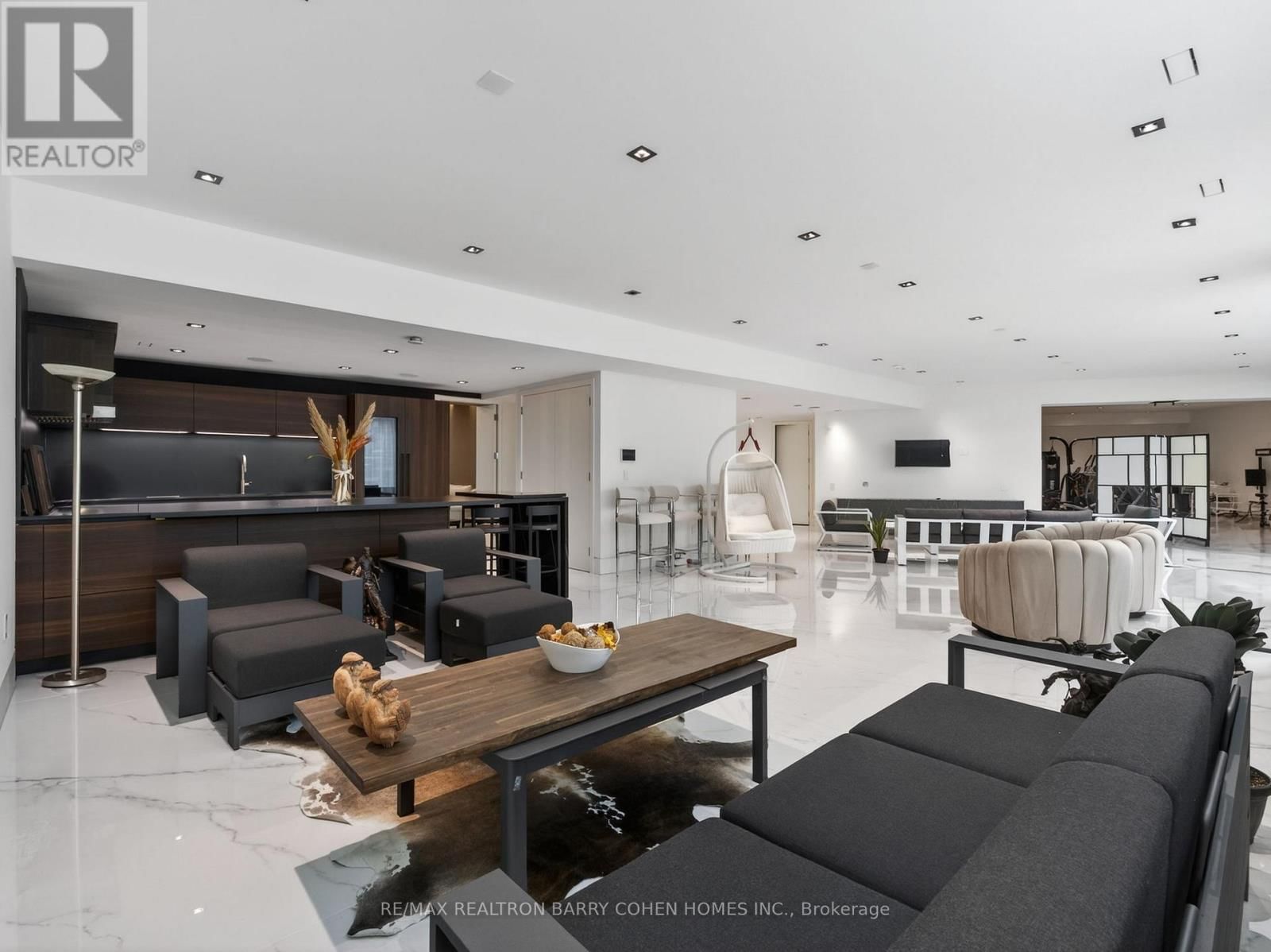 8 CADMUS ROAD Image 25