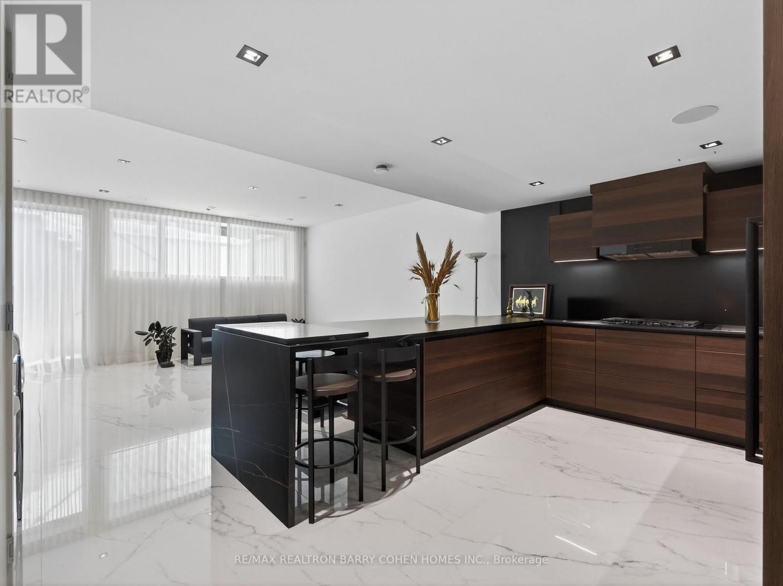 8 CADMUS ROAD Image 27