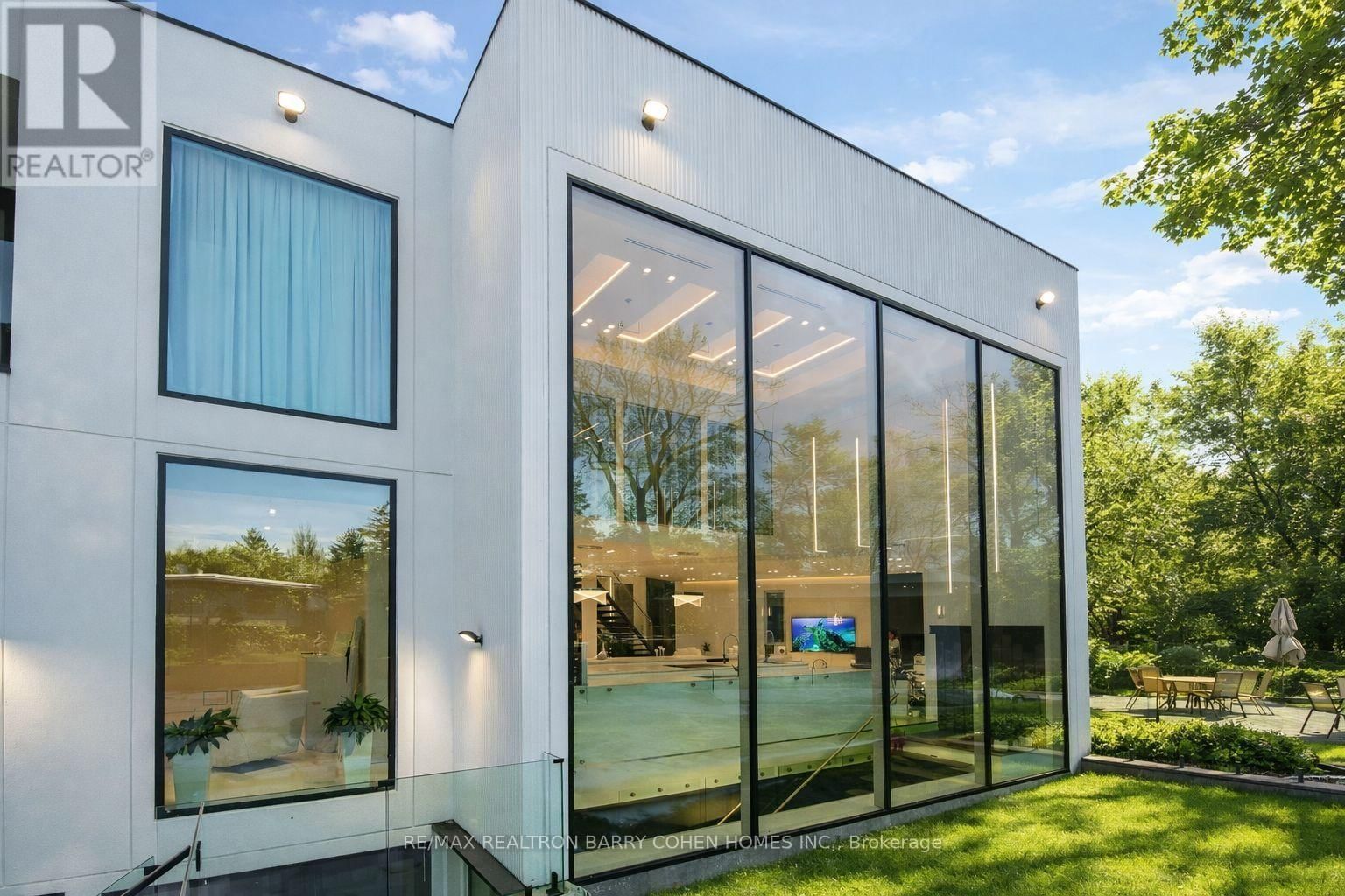 8 CADMUS ROAD Image 32