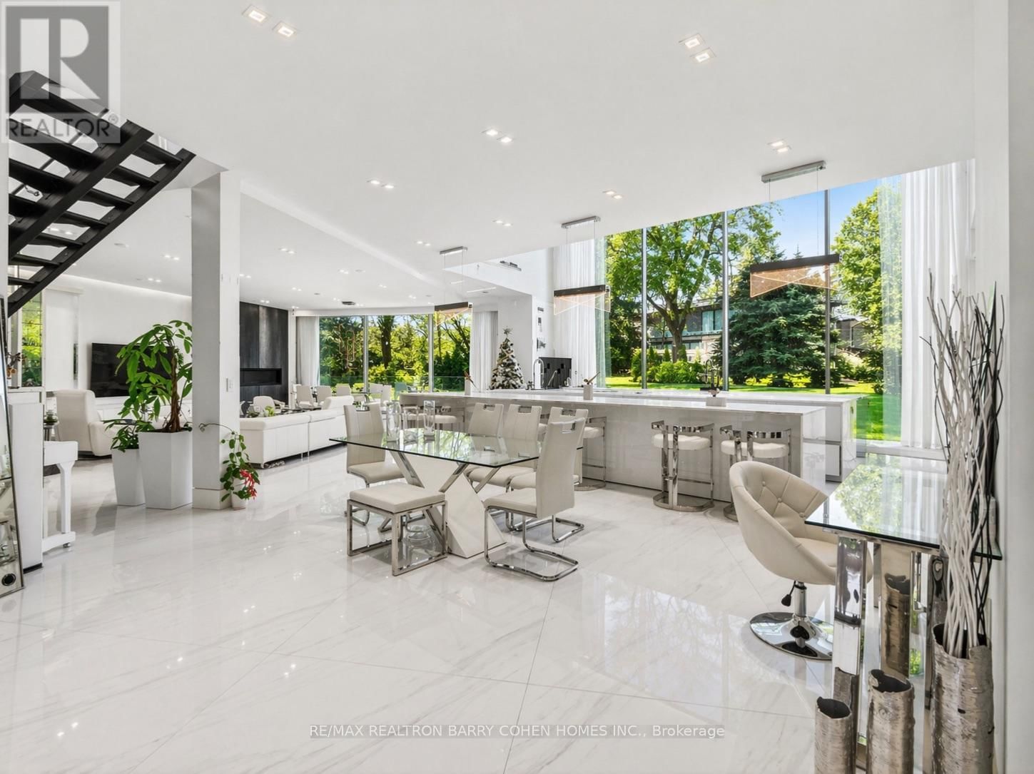 8 CADMUS ROAD Image 9