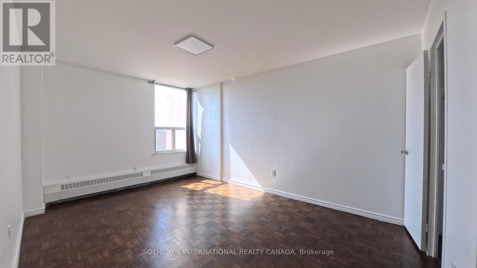 706 - 60 PAVANE LINK WAY Image 11