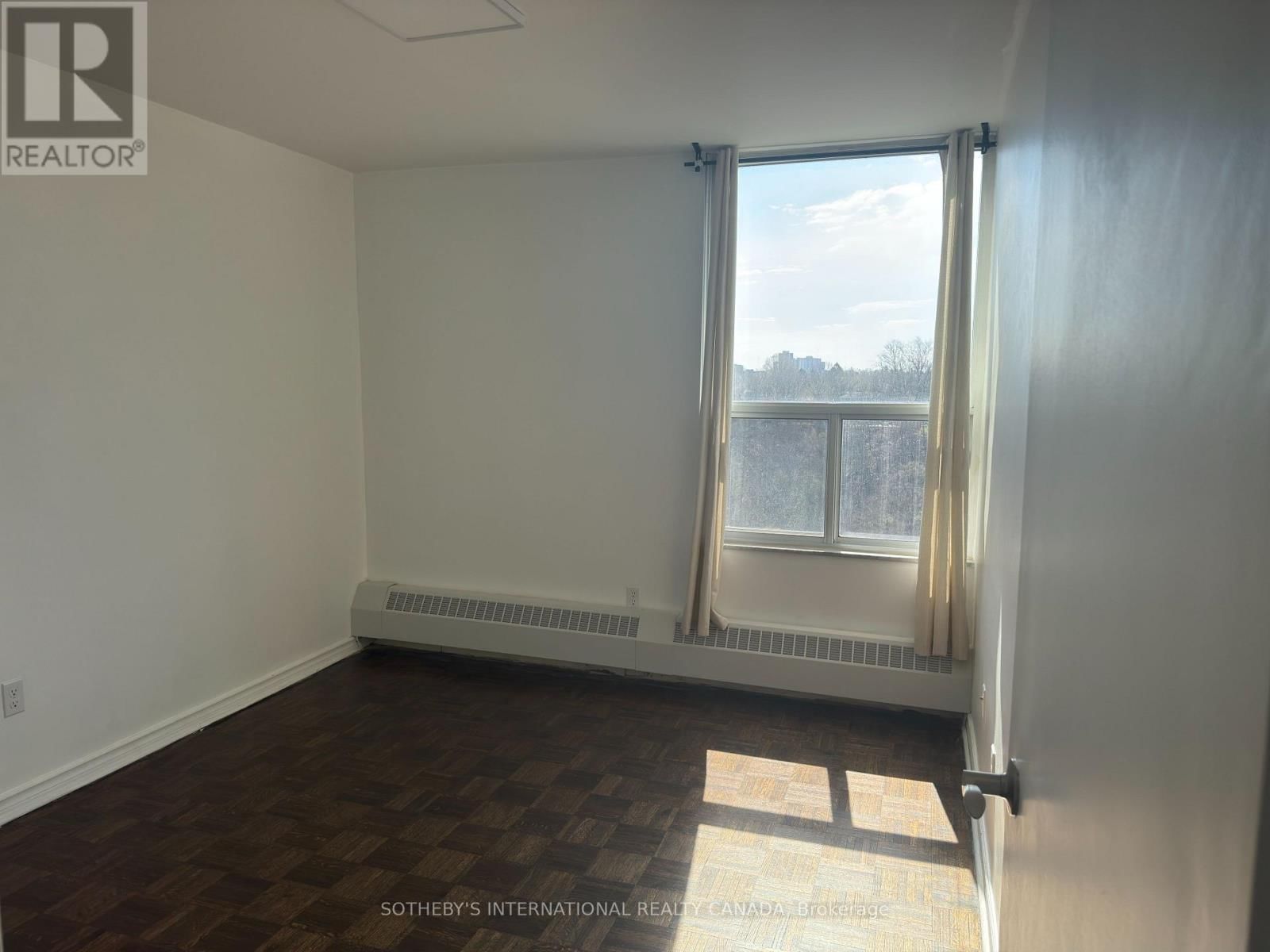 706 - 60 PAVANE LINK WAY Image 15