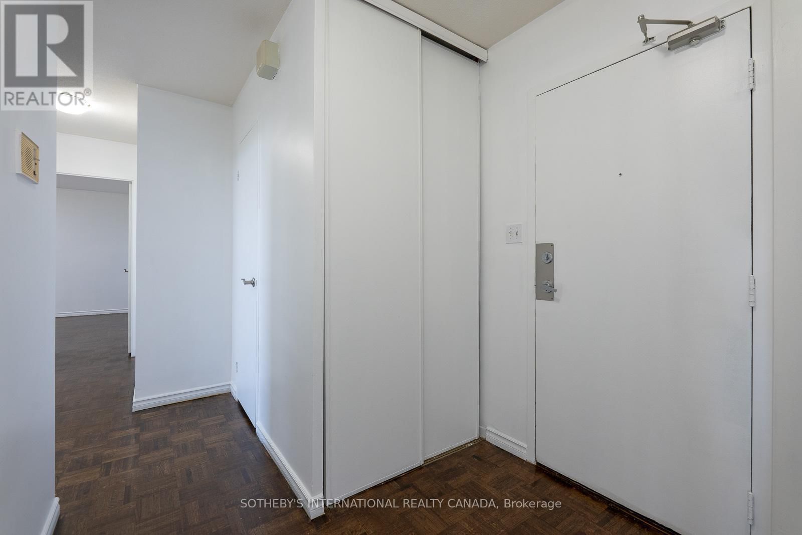 706 - 60 PAVANE LINK WAY Image 17