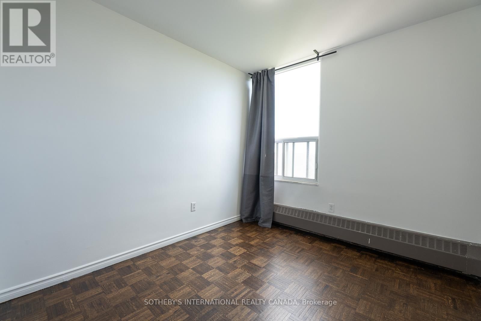 706 - 60 PAVANE LINK WAY Image 27