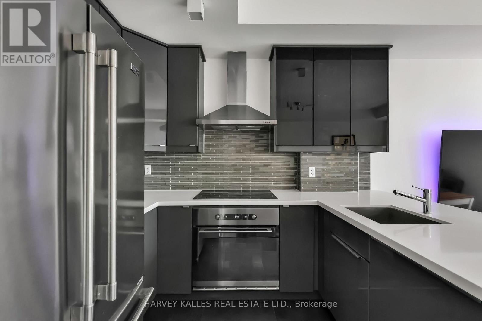 Ph29 - 500 RICHMOND STREET WEST Image 17