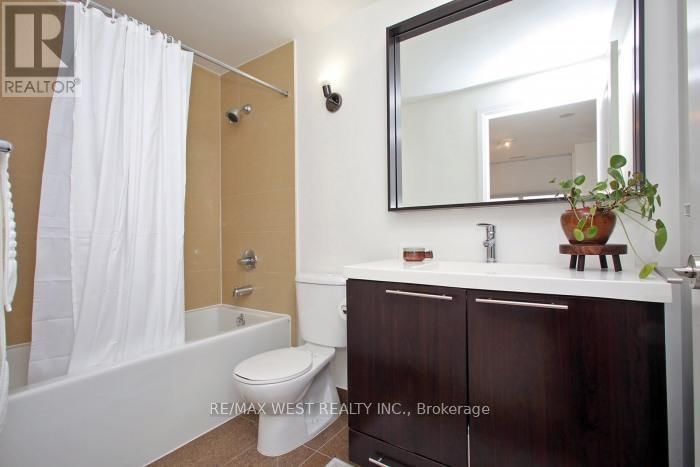 312 - 100 HARRISON GARDEN BOULEVARD Image 19