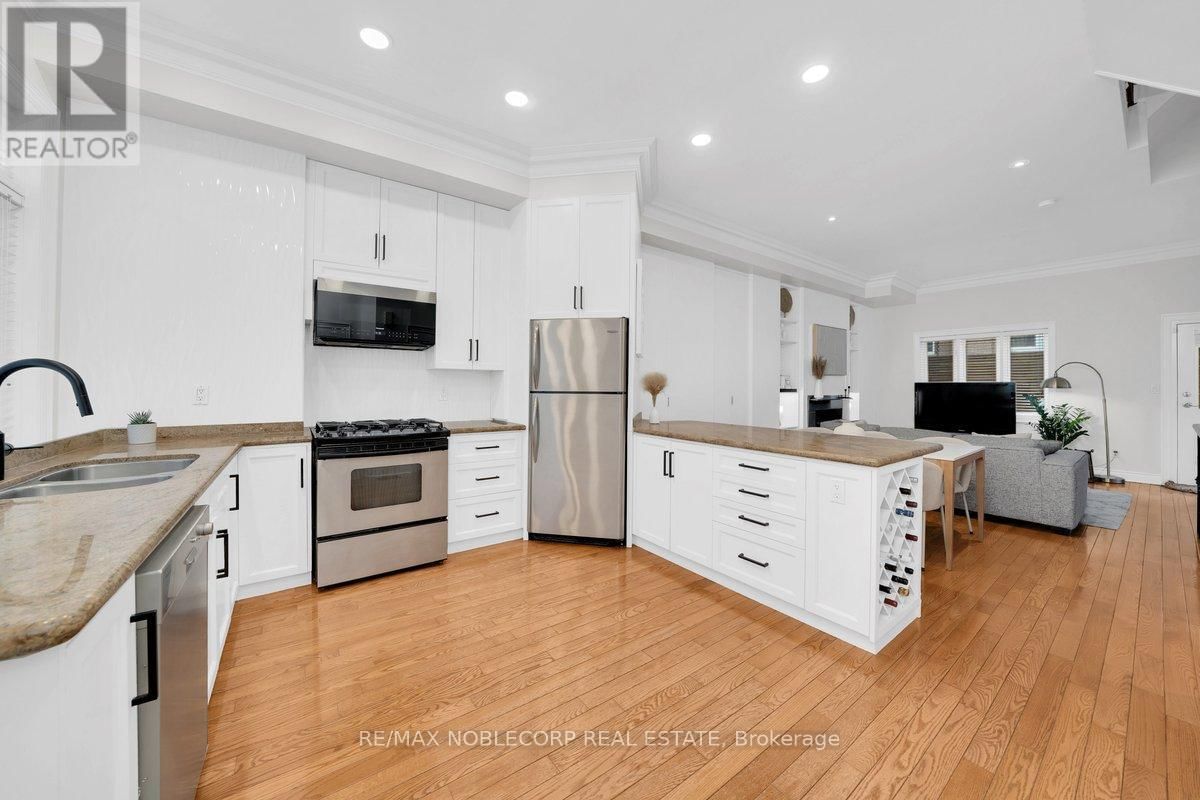 6 LUSCOMBE LANE Image 12