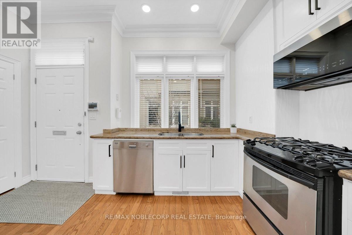 6 LUSCOMBE LANE Image 14