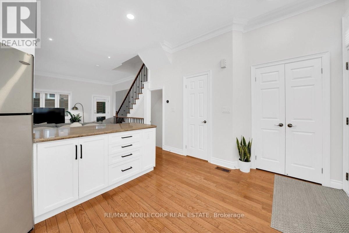 6 LUSCOMBE LANE Image 15