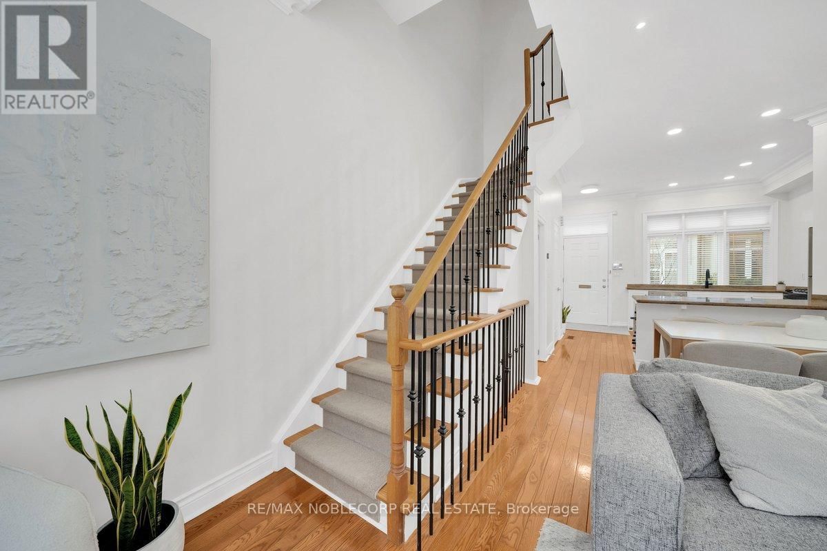 6 LUSCOMBE LANE Image 25