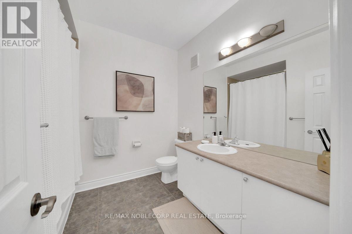 6 LUSCOMBE LANE Image 32