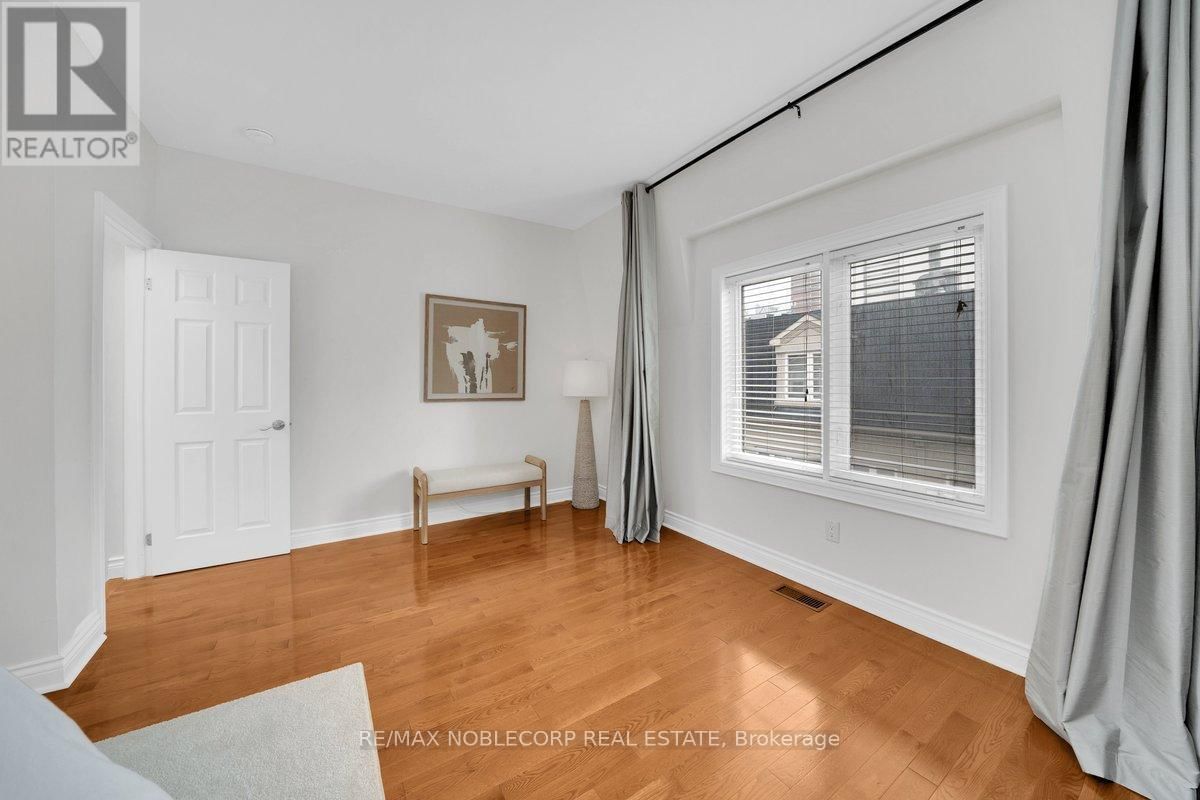 6 LUSCOMBE LANE Image 37