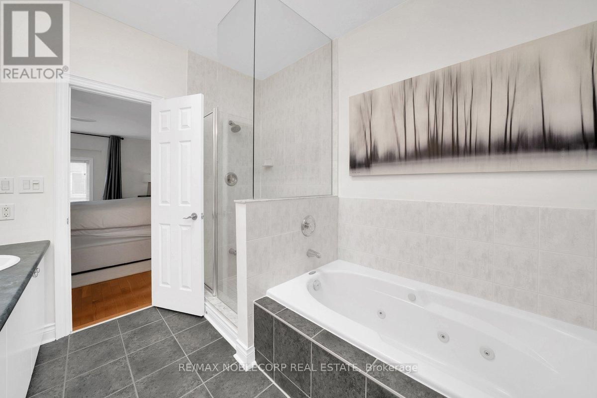 6 LUSCOMBE LANE Image 42