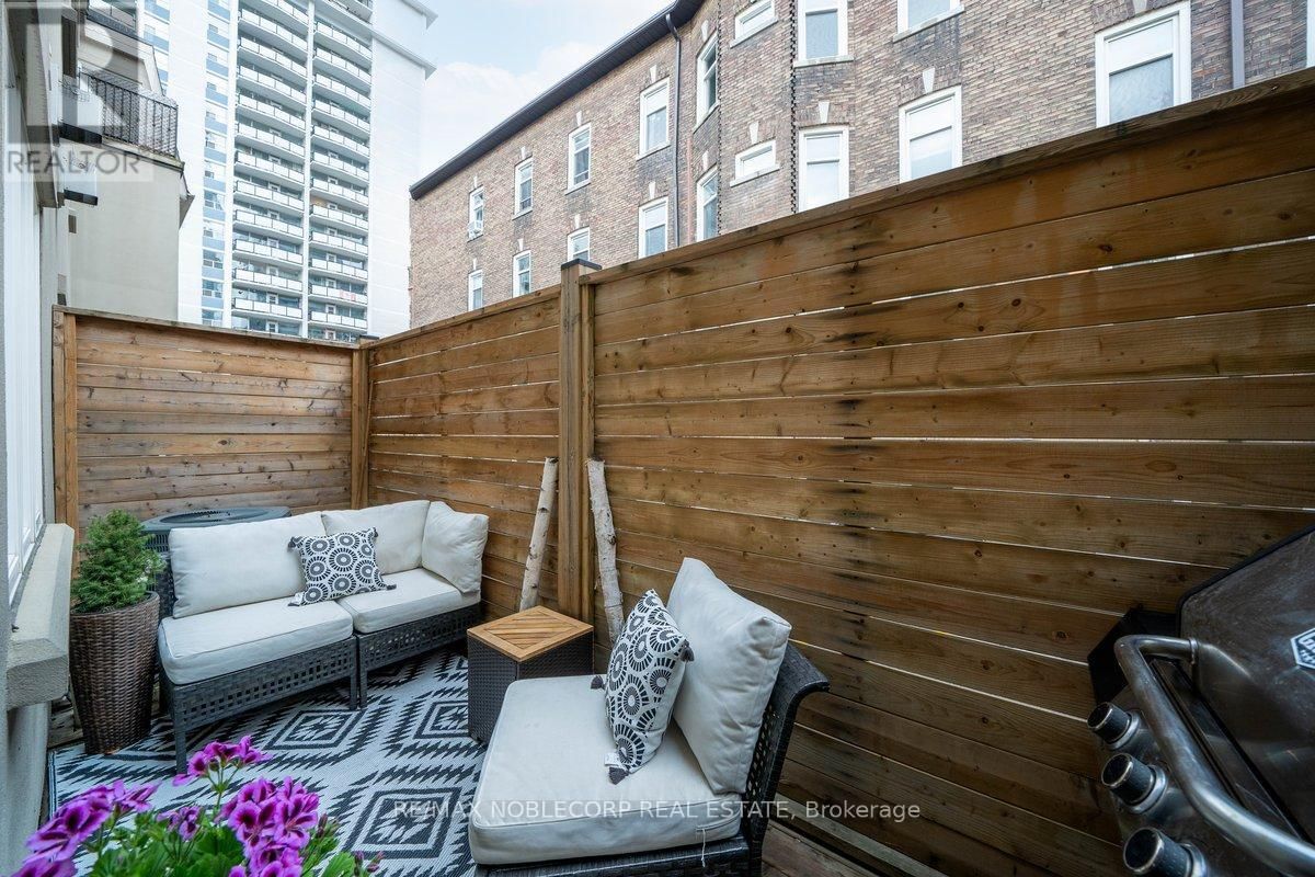 6 LUSCOMBE LANE Image 47