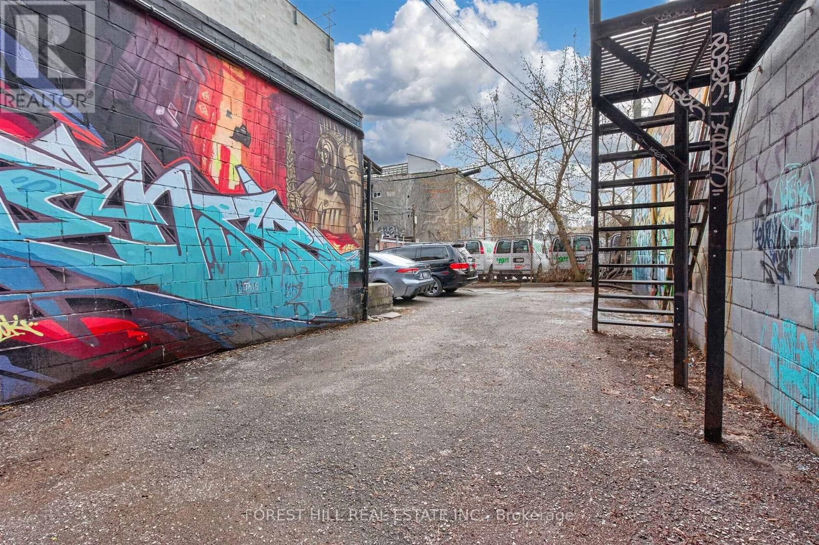 Main - 283 COLLEGE STREET Image 12