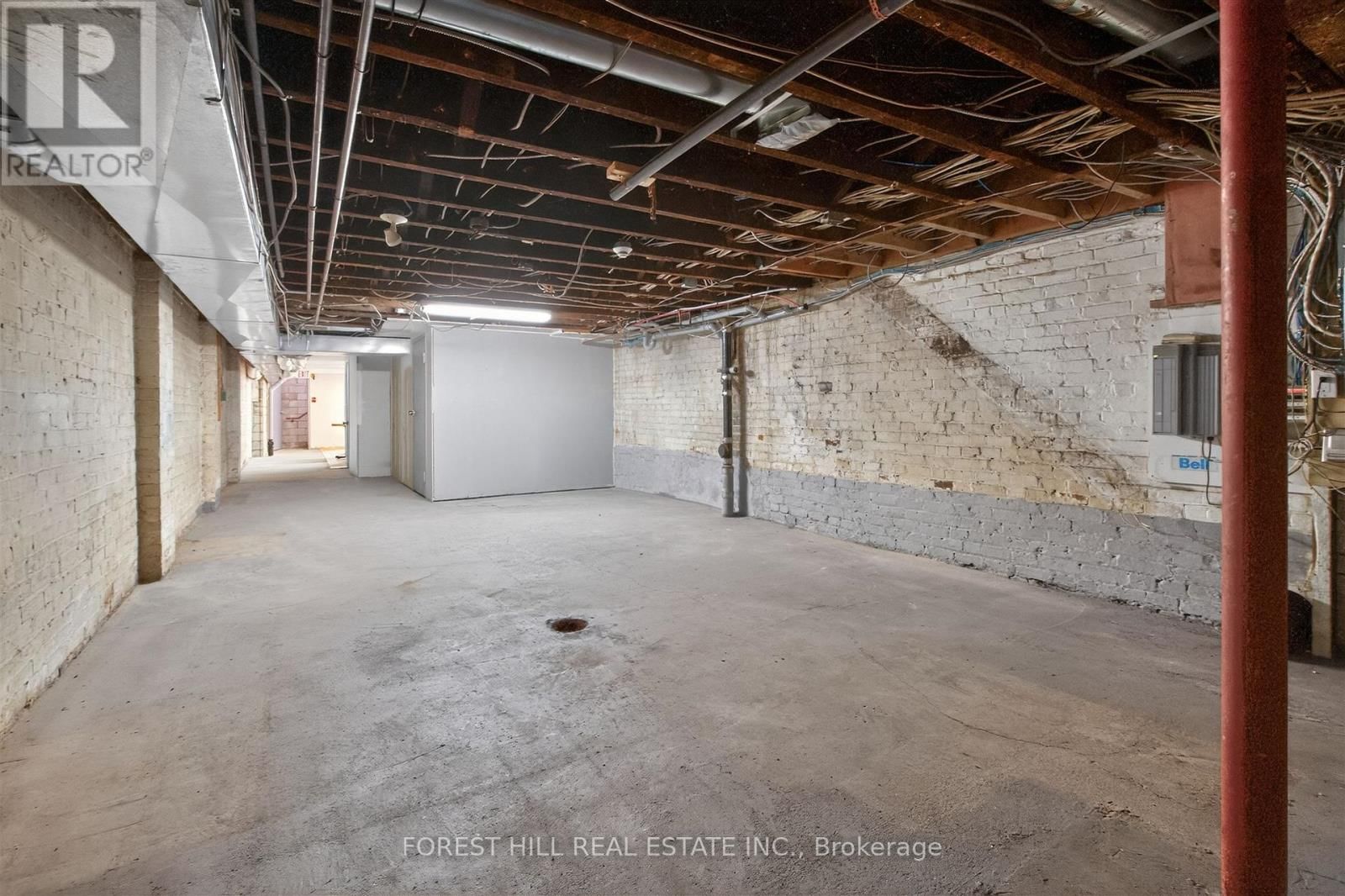 Main - 283 COLLEGE STREET Image 9