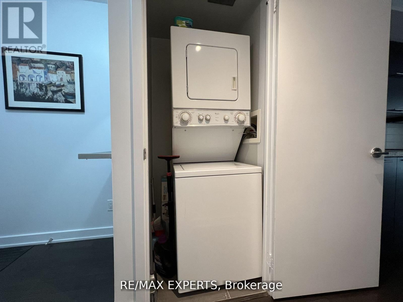 302 - 126 SIMCOE STREET Image 20