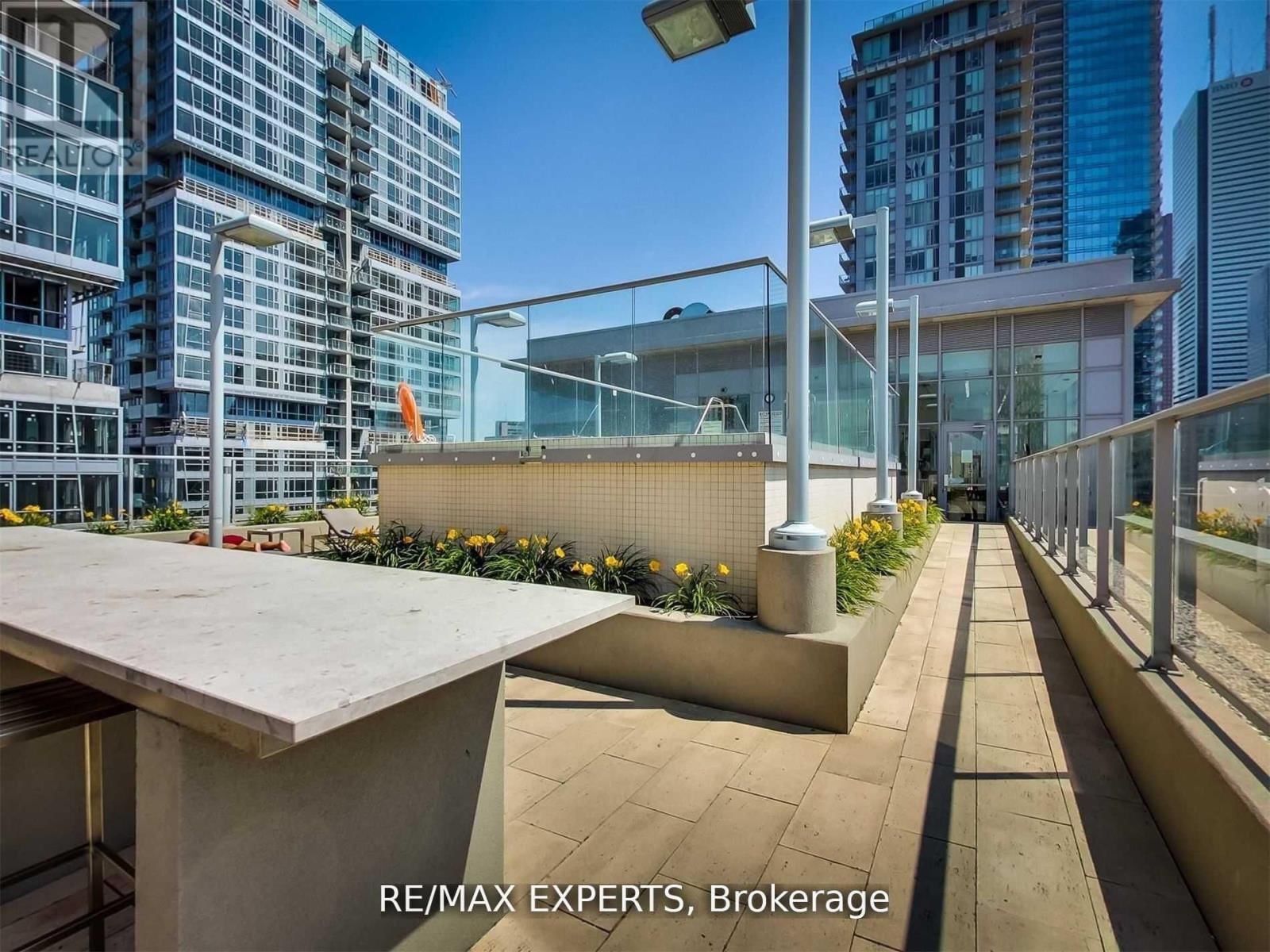 302 - 126 SIMCOE STREET Image 28