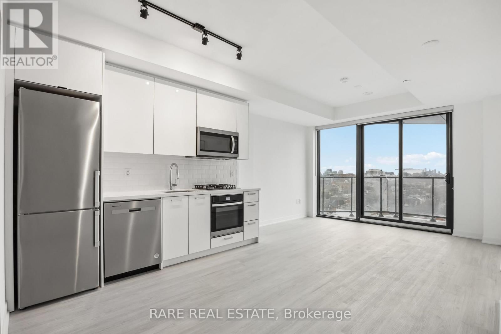 1101 - 195 MCCAUL STREET Image 1