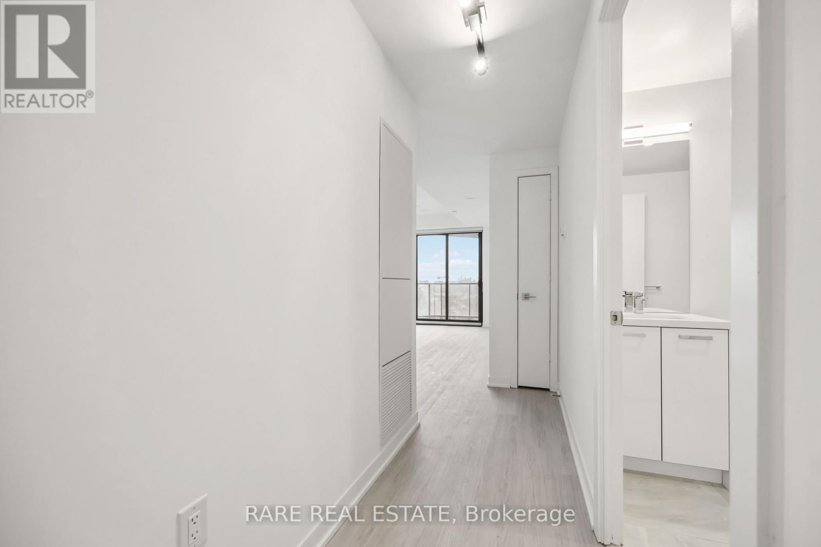 1101 - 195 MCCAUL STREET Image 2