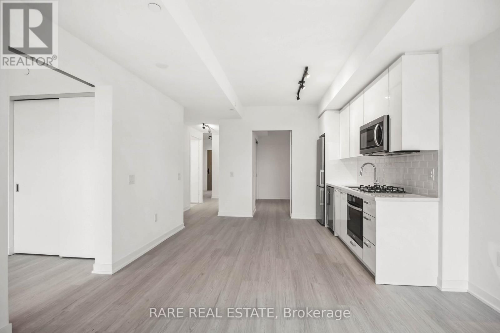 1101 - 195 MCCAUL STREET Image 4