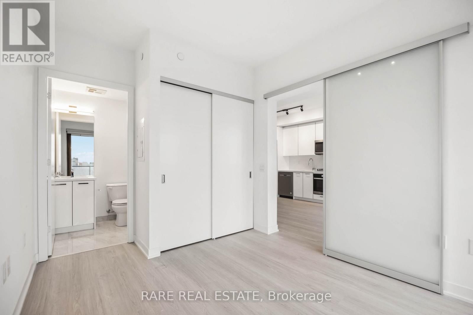 1101 - 195 MCCAUL STREET Image 6