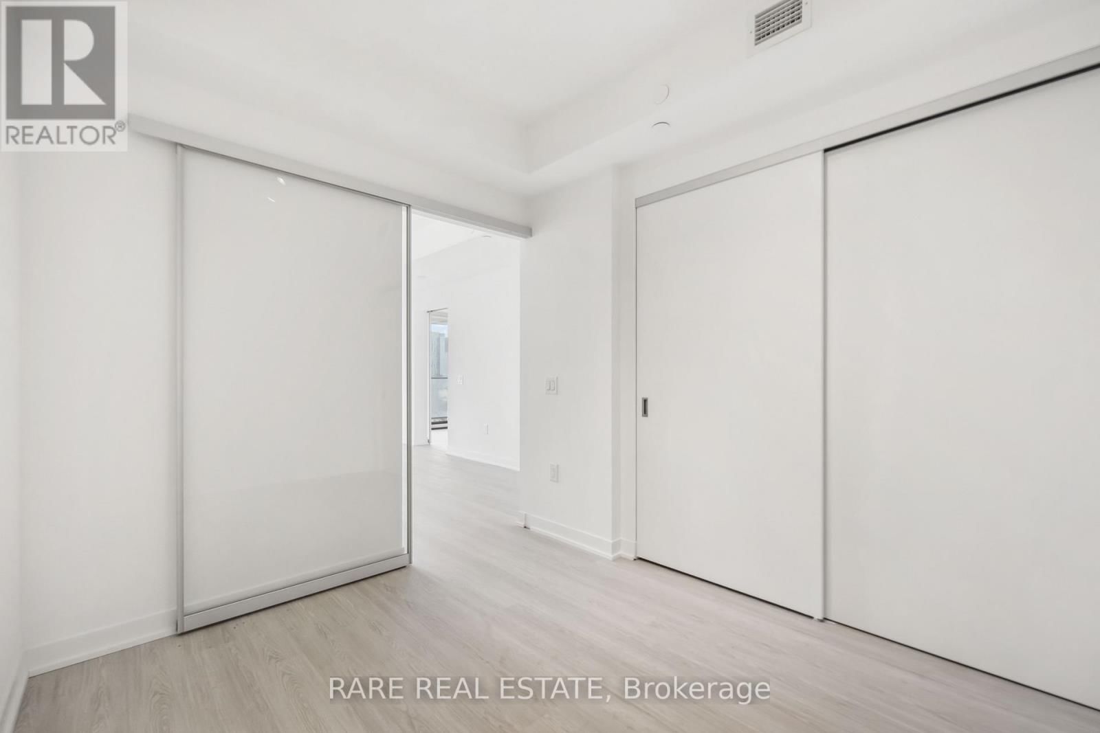 1101 - 195 MCCAUL STREET Image 8