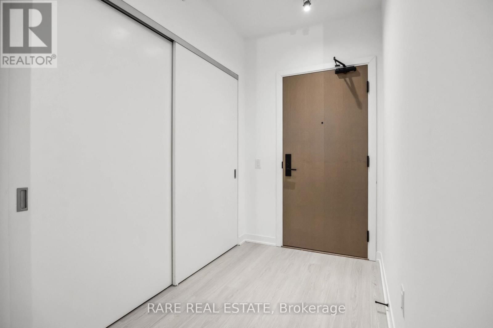 1101 - 195 MCCAUL STREET Image 9