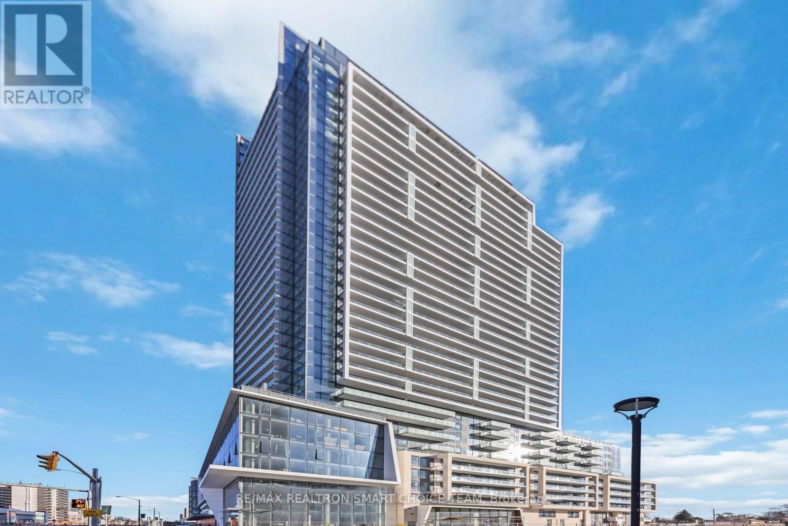 2610 - 8 OLYMPIC GARDEN DRIVE Image 1