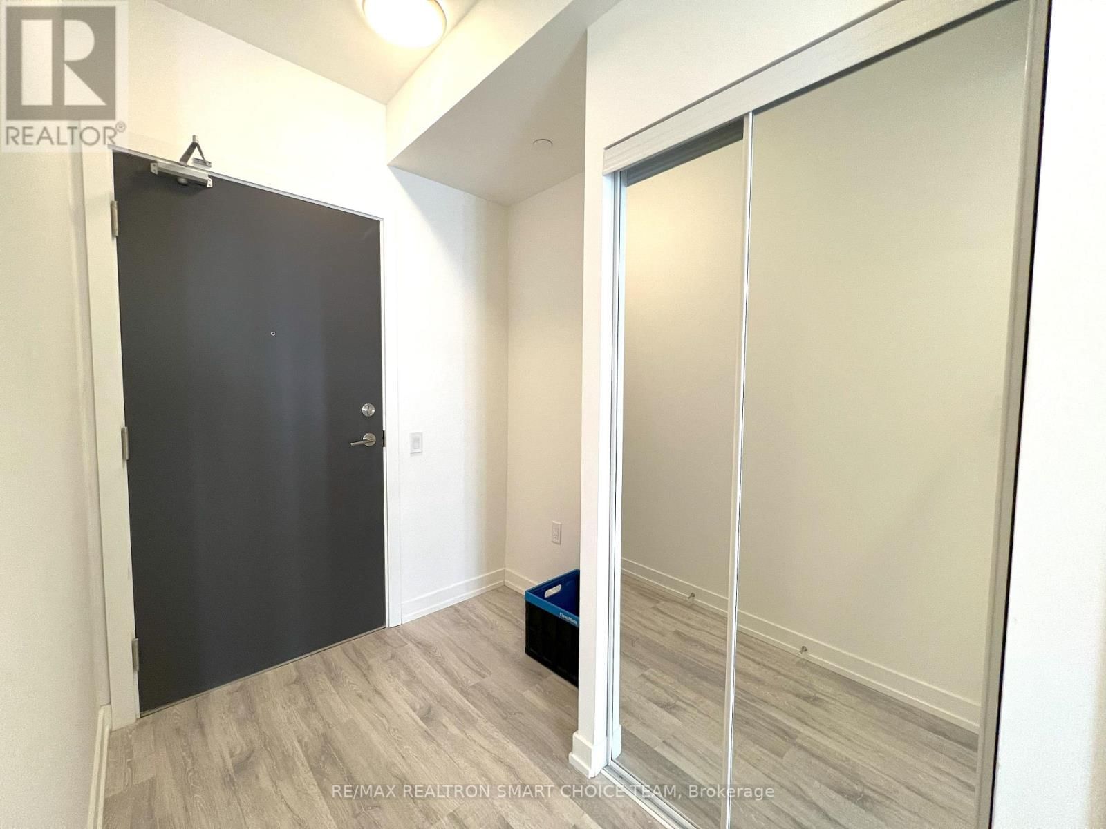 2610 - 8 OLYMPIC GARDEN DRIVE Image 4