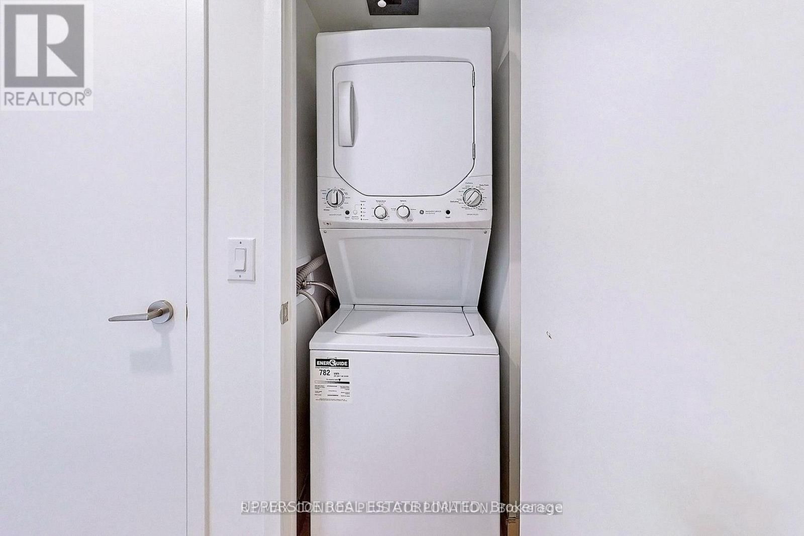 2010 - 135 EAST LIBERTY STREET Image 11